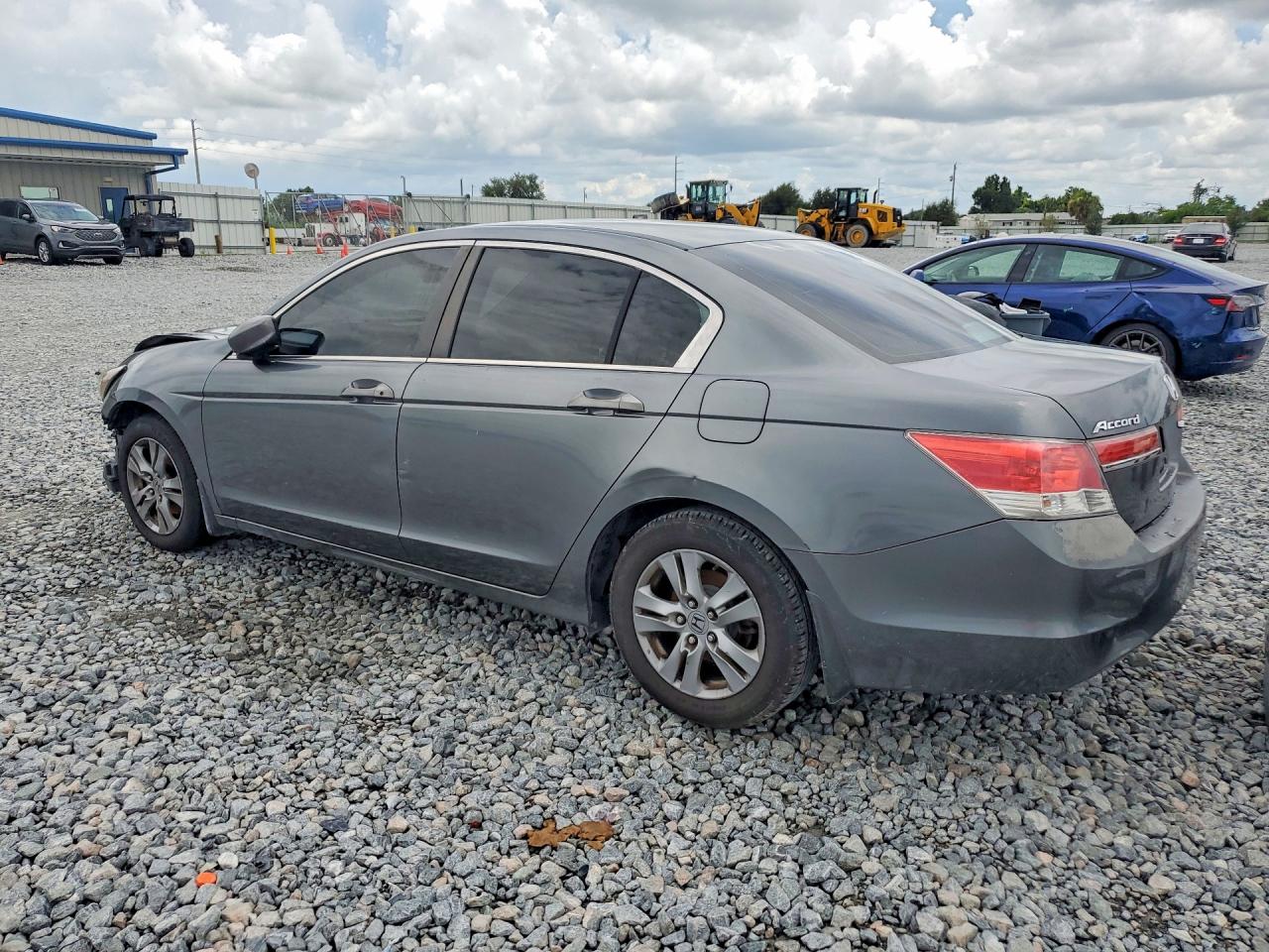 1HGCP2F40BA024134 · 2011 HONDA ACCORD · 2/13