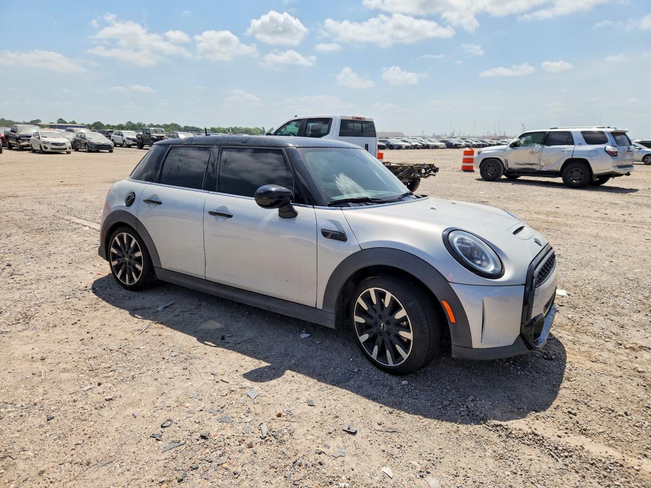 WMW53DK02P2T17873 · 2023 MINI COOPER · 4/13