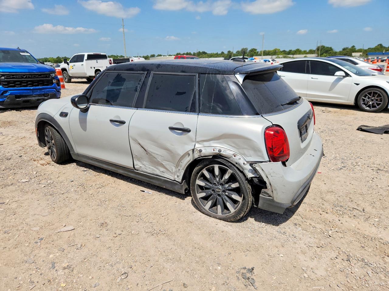 WMW53DK02P2T17873 · 2023 MINI COOPER · 2/13