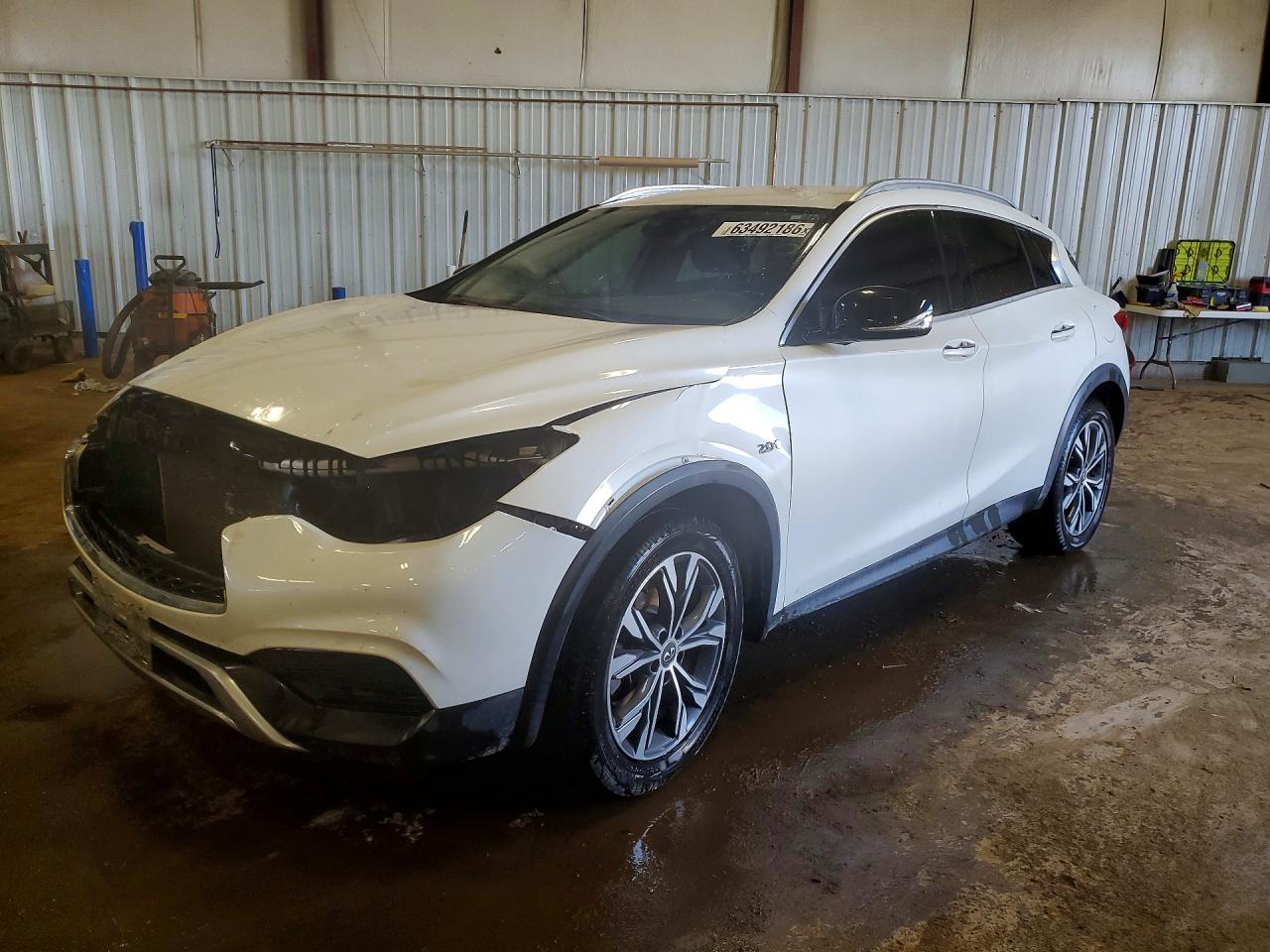 SJKCH5CR3HA032604 · 2017 INFINITI QX30