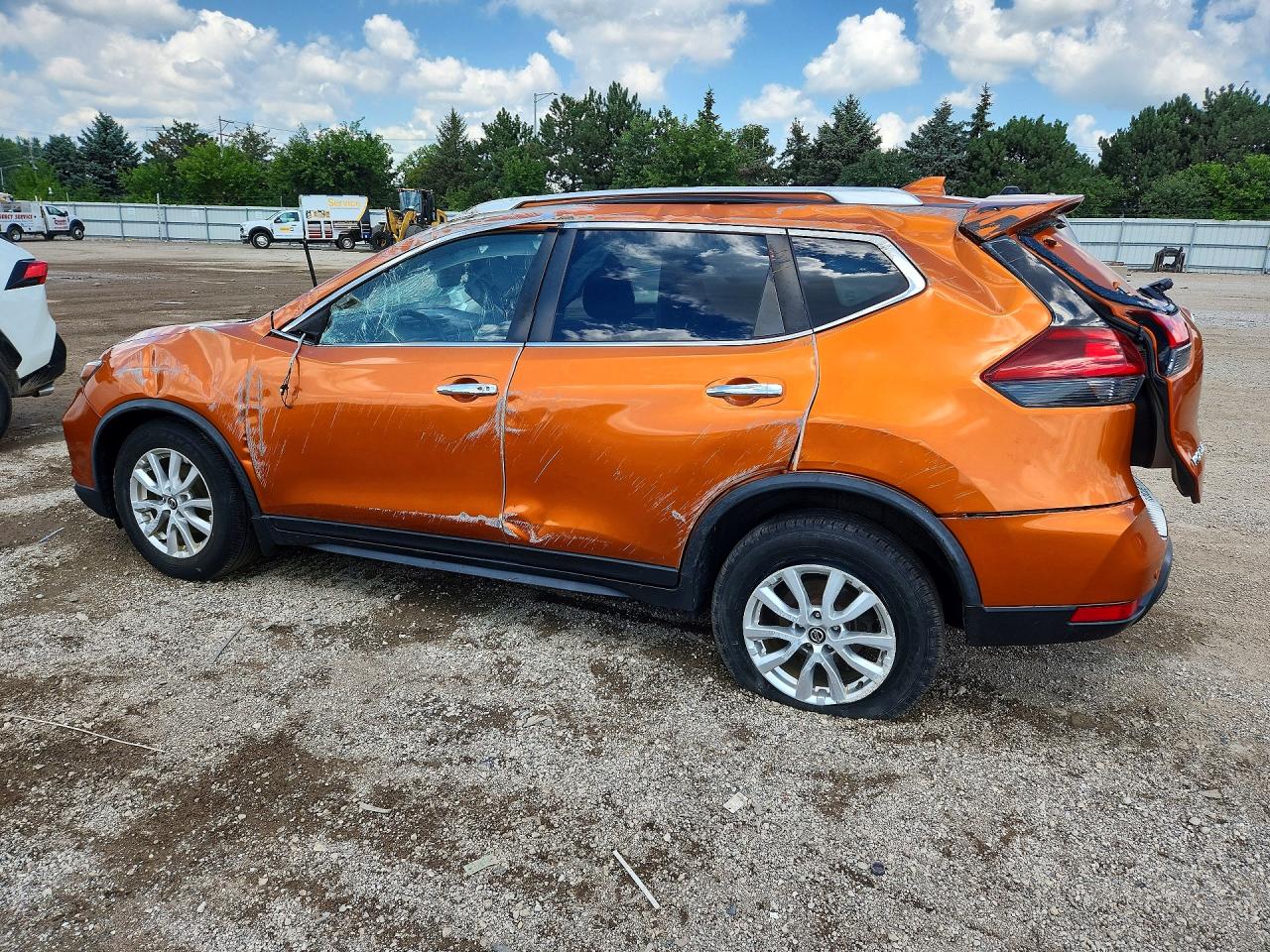 JN8AT2MV8KW385521 · 2019 NISSAN ROGUE · 2/12