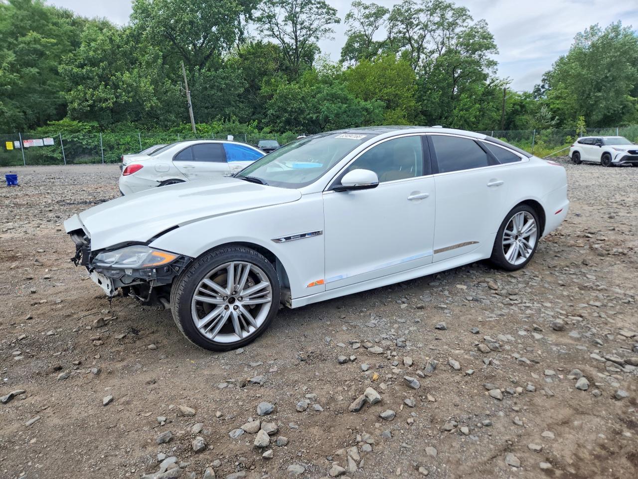 SAJWJ1CD9J8W14092 · 2018 JAGUAR XJ