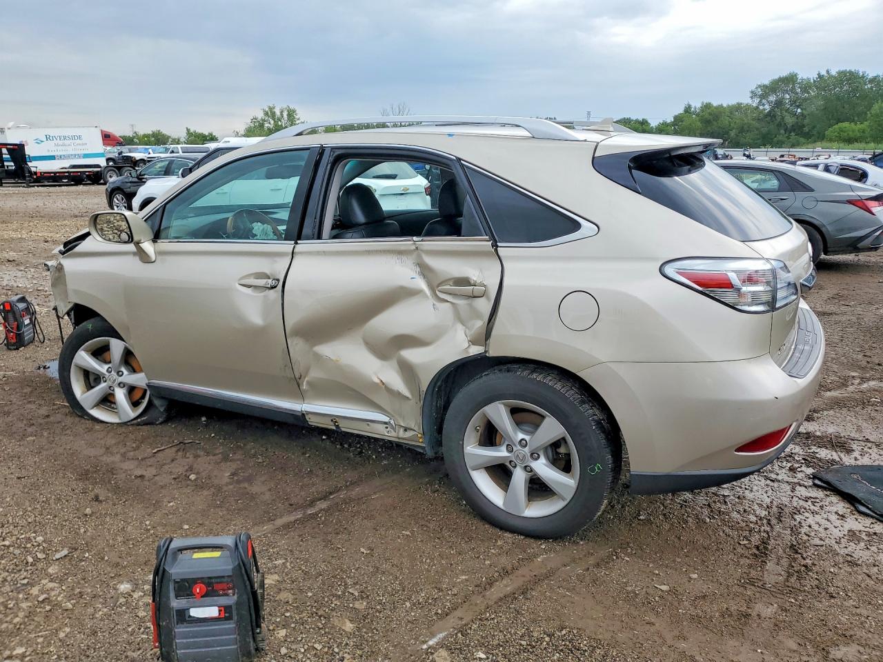 2T2BK1BA4CC132831 · 2012 LEXUS RX · 2/13