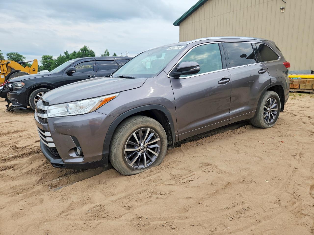 5TDJZRFH1JS532139 · 2018 TOYOTA HIGHLANDER