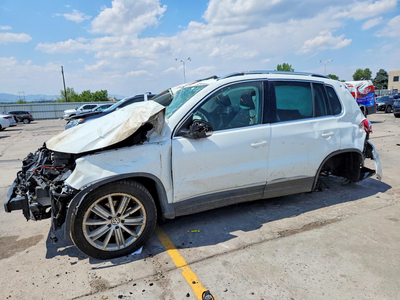 WVGBV7AX2FW507773 · 2015 VOLKSWAGEN TIGUAN
