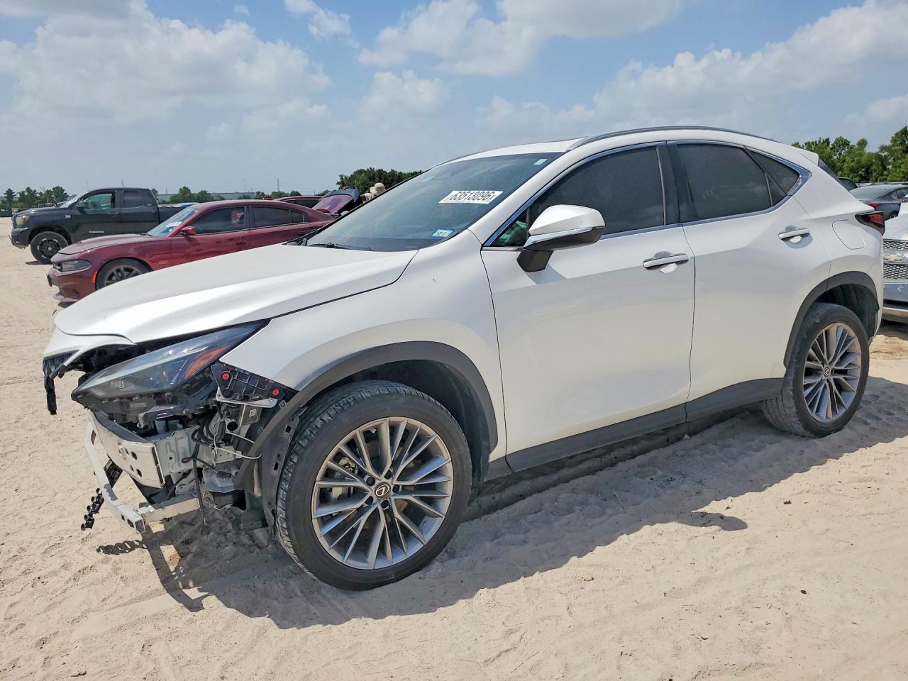 2T2GGCEZ4NC003804 · 2022 LEXUS NX