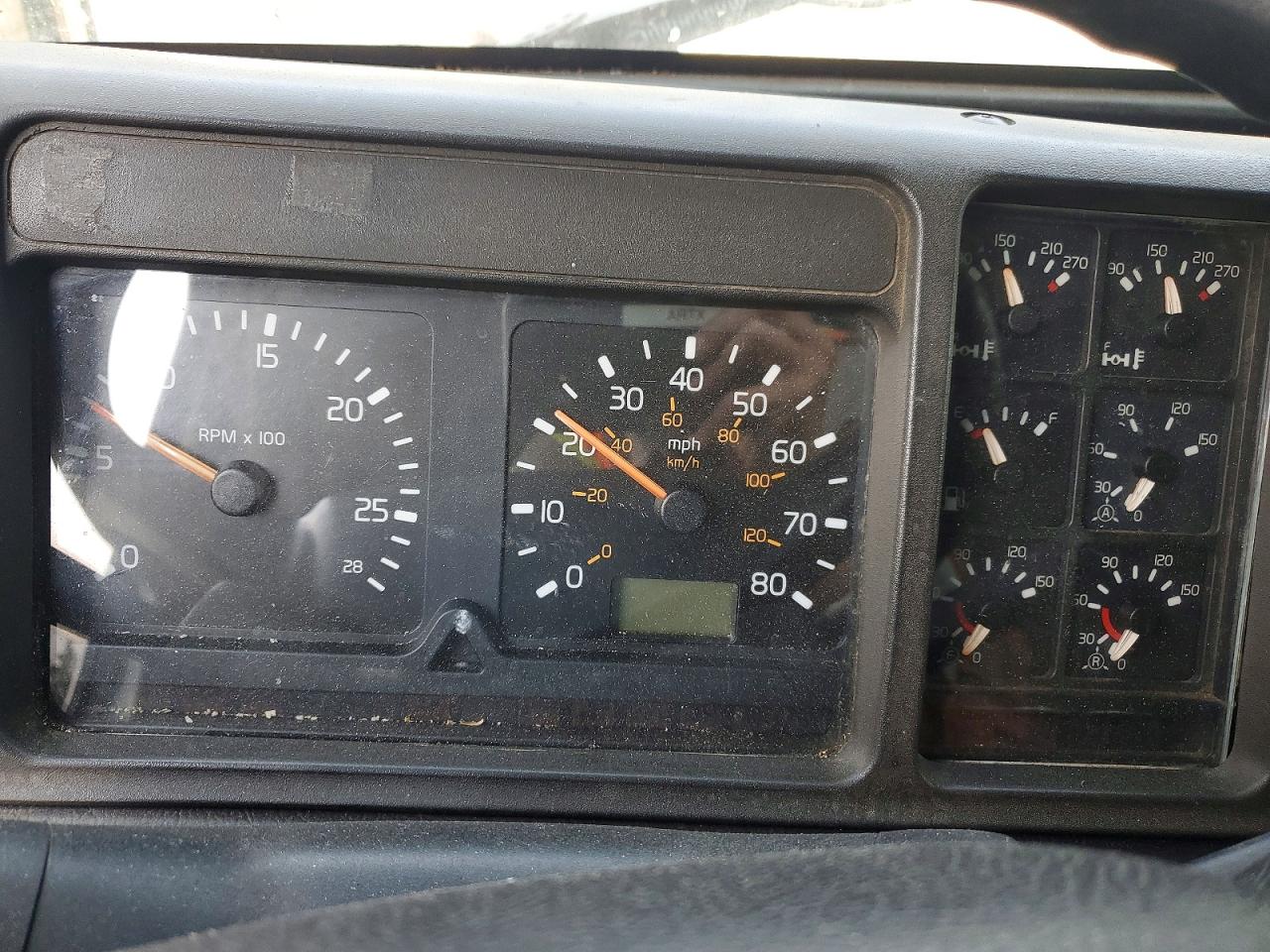4VG7DERH5WN762400 · 1998 VOLVO VN · 9/14