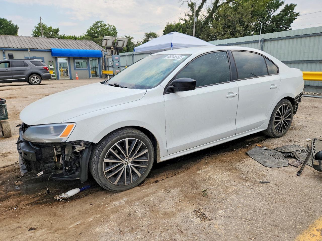 3VWD17AJ7GM252038 · 2016 VOLKSWAGEN JETTA