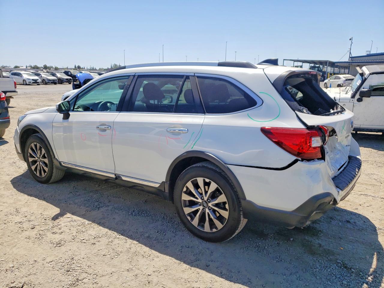4S4BSETC1J3205456 · 2018 SUBARU OUTBACK · 2/12