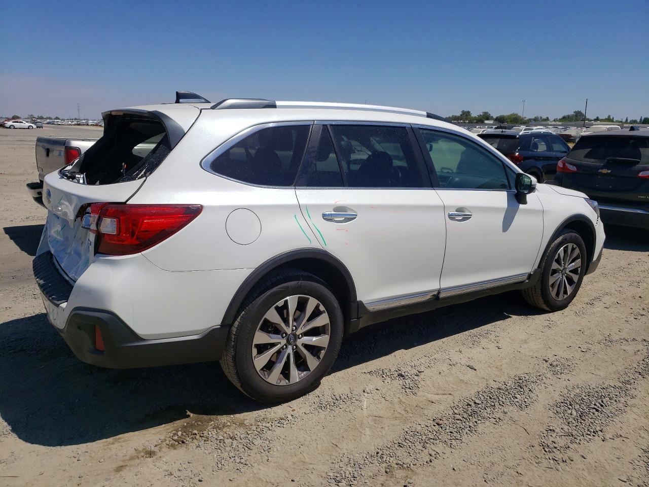 4S4BSETC1J3205456 · 2018 SUBARU OUTBACK · 3/12