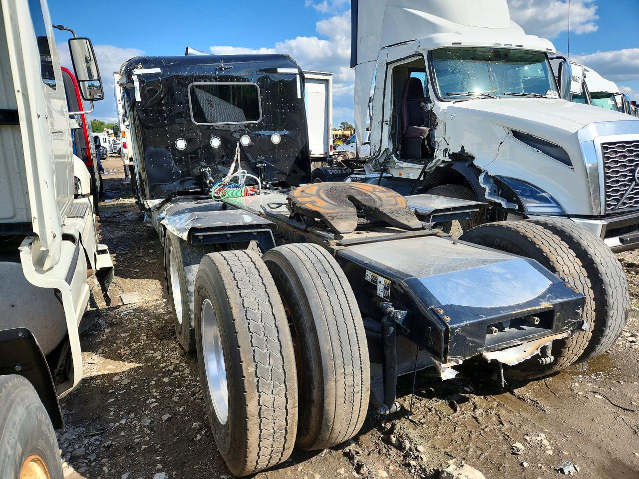 1XPXD49X3RD667935 · 2024 PETERBILT 389 · 2/14