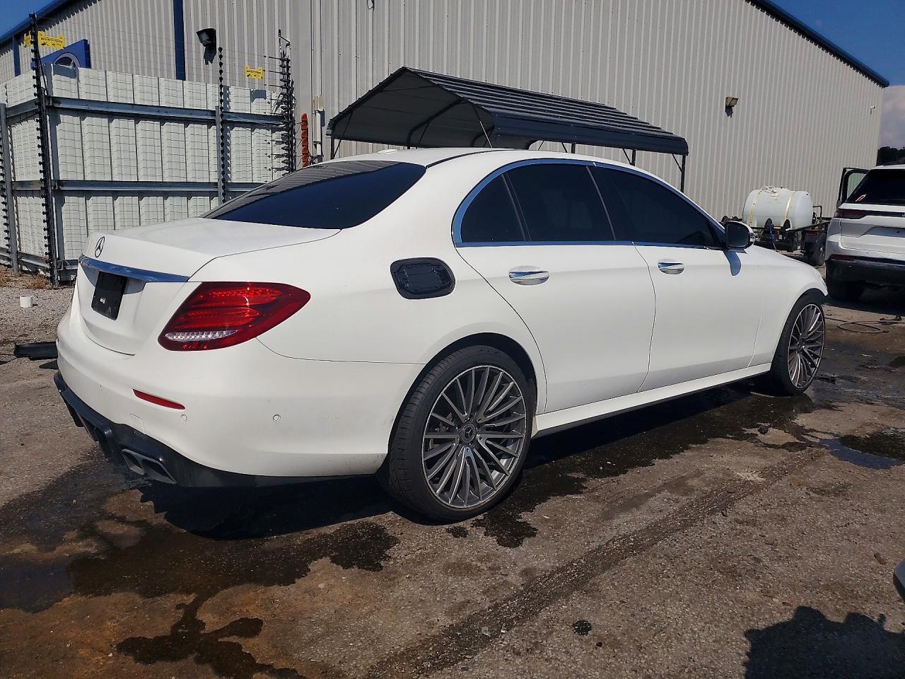 WDDZF4JB4HA098698 · 2017 MERCEDES-BENZ E · 3/13