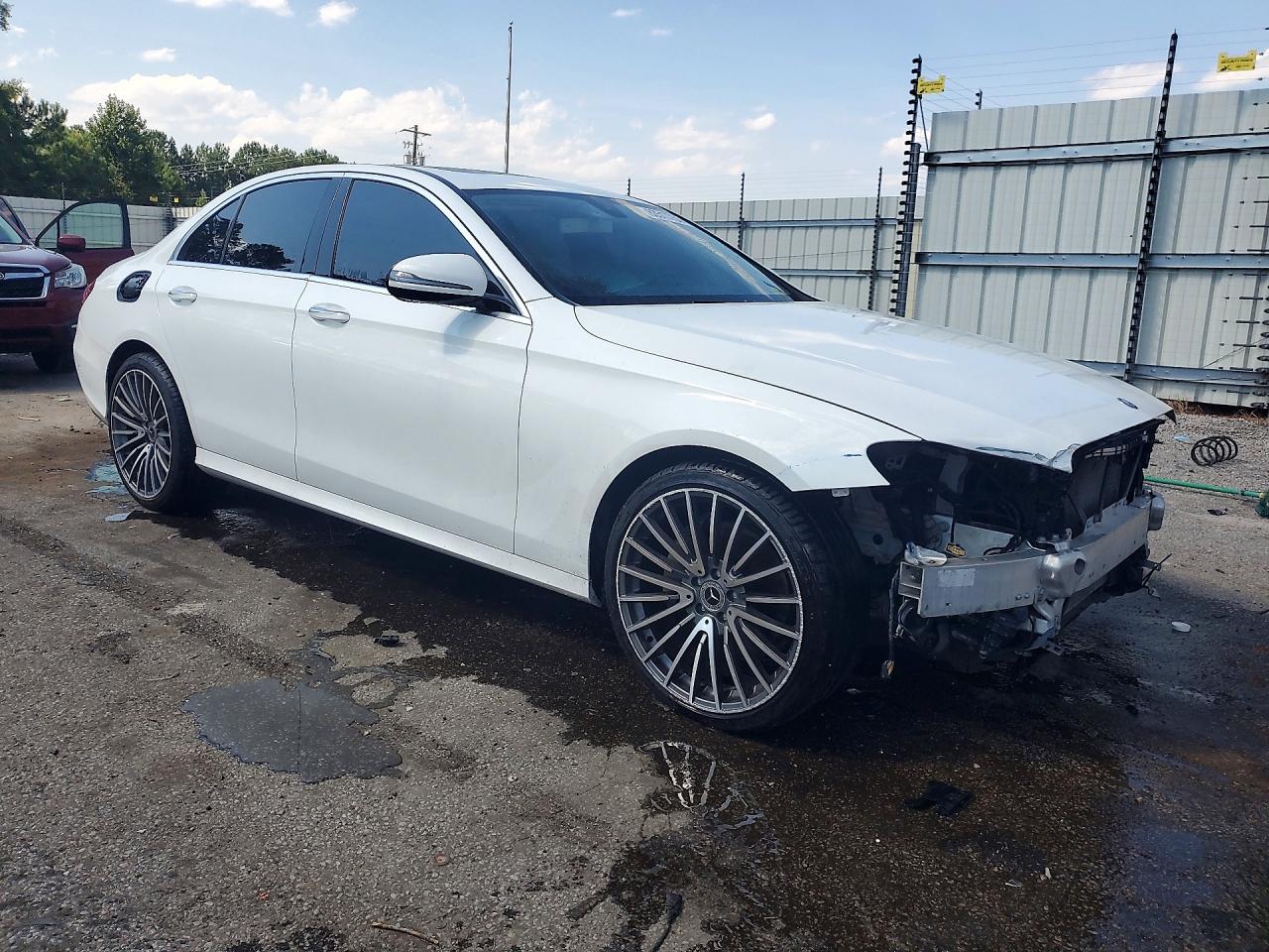 WDDZF4JB4HA098698 · 2017 MERCEDES-BENZ E · 4/13