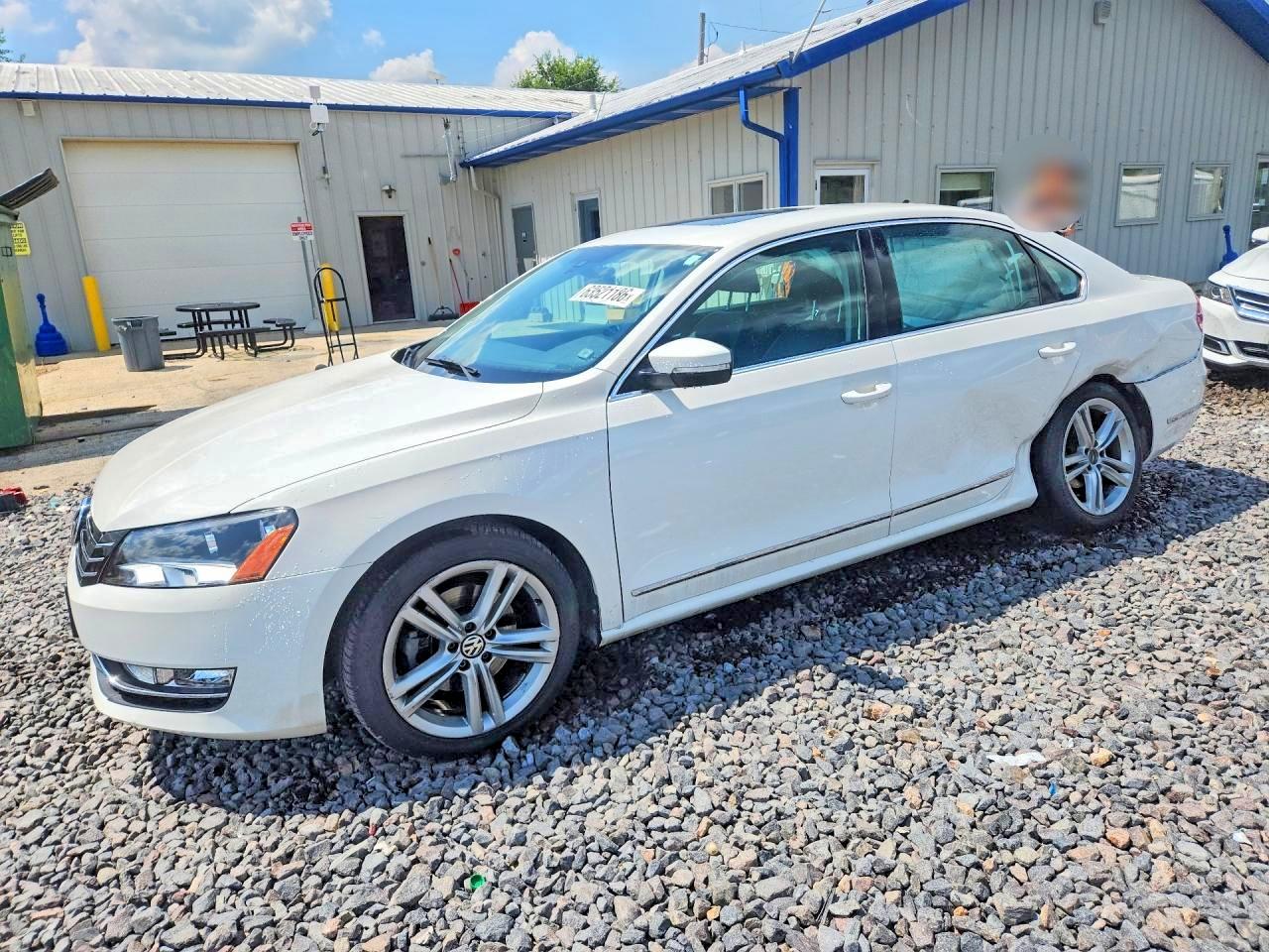1VWBS7A38FC045146 · 2015 VOLKSWAGEN PASSAT
