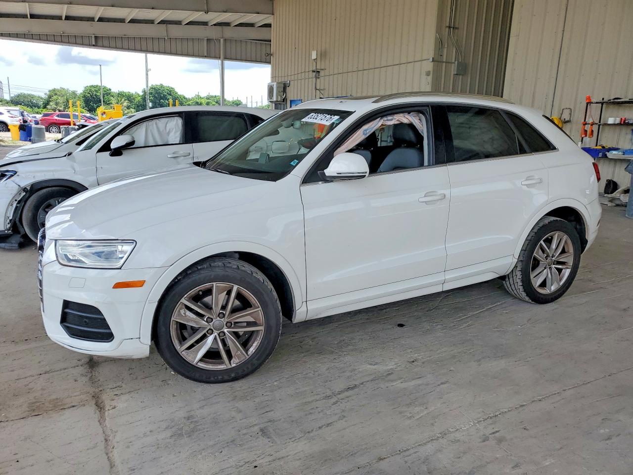 2016 AUDI Q3