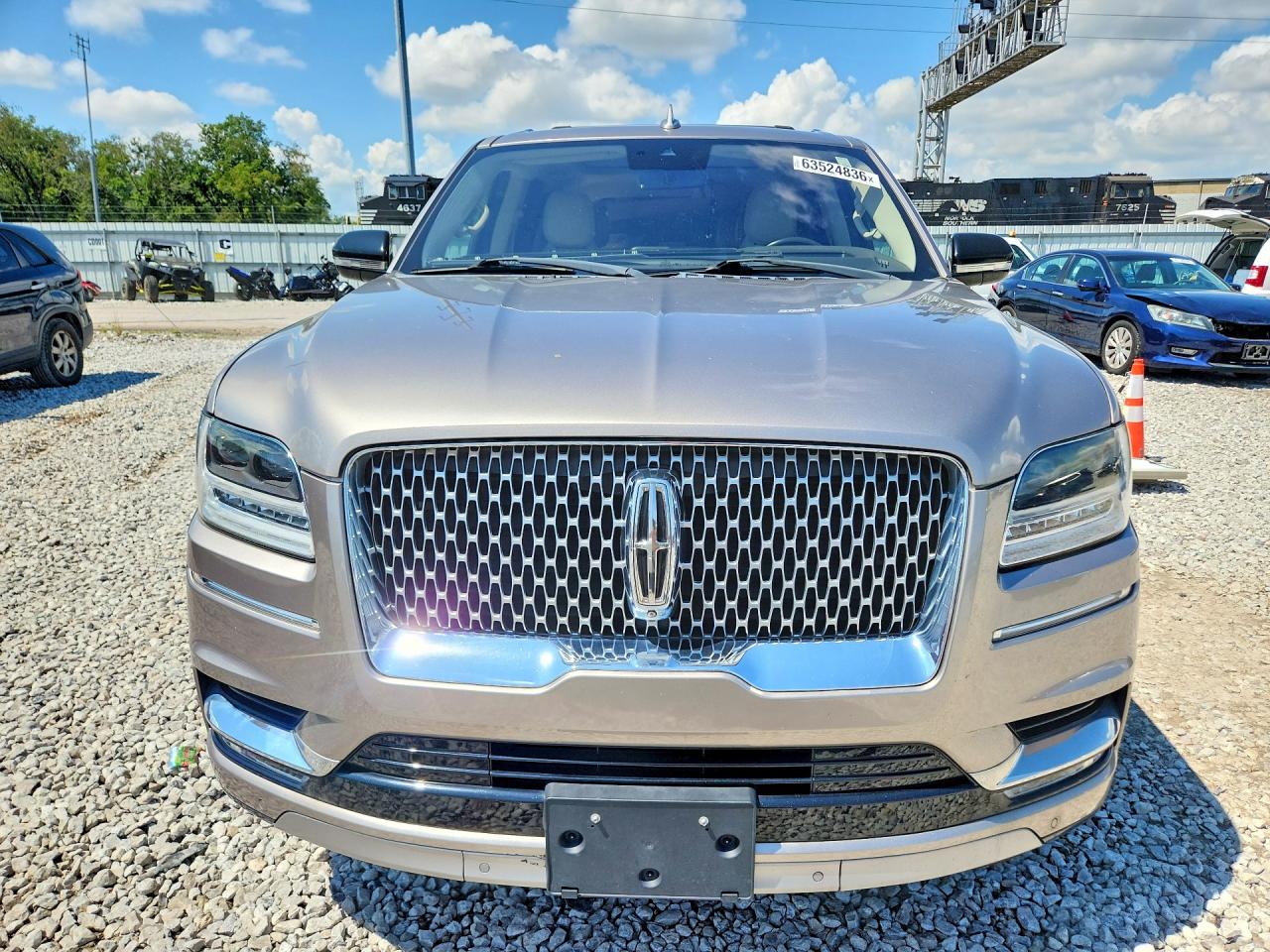 5LMJJ2LT6JEL10489 · 2018 LINCOLN NAVIGATOR · 5/13