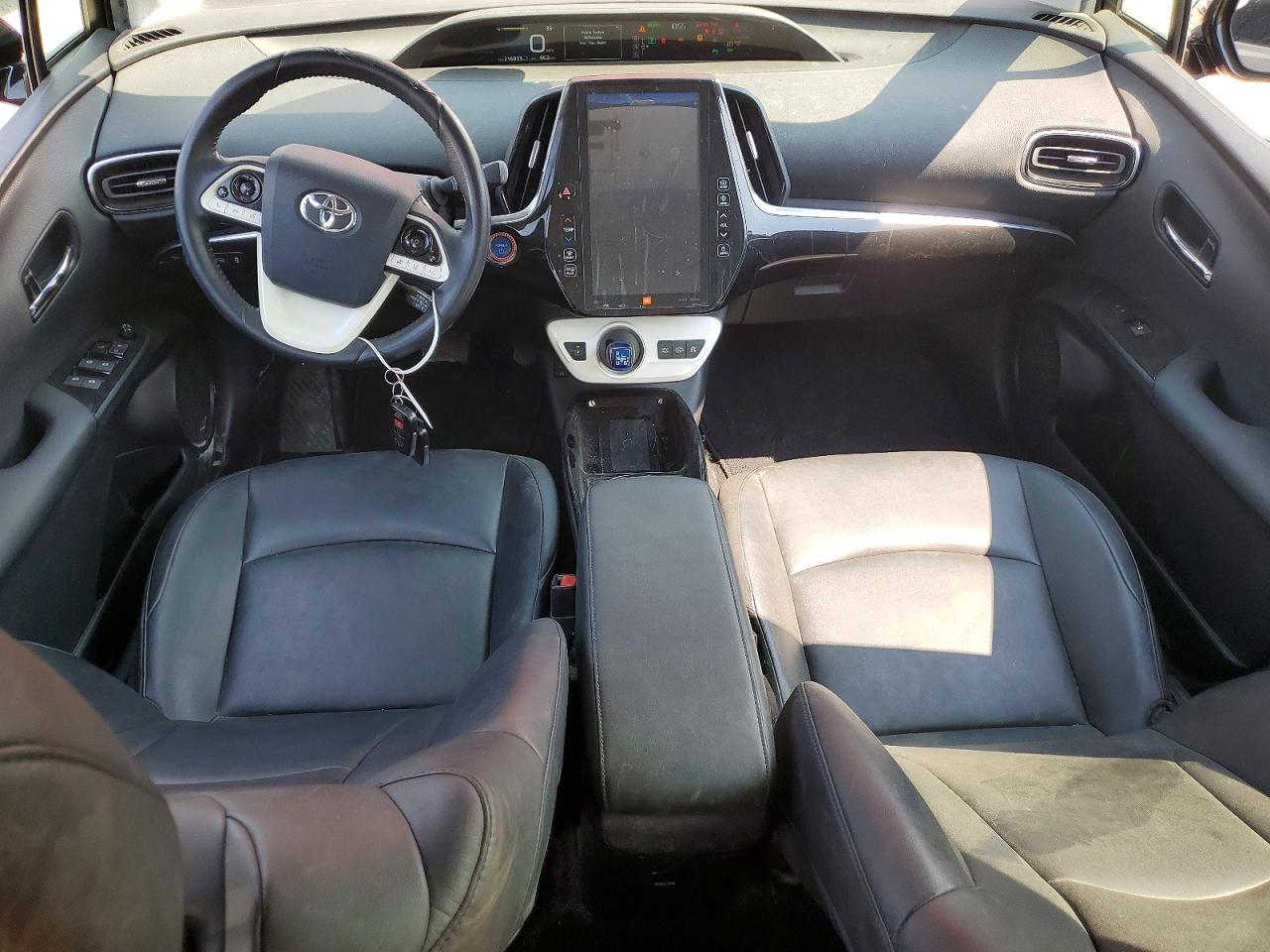 JTDKARFP2H3007380 · 2017 TOYOTA PRIUS PRIME · 8/13