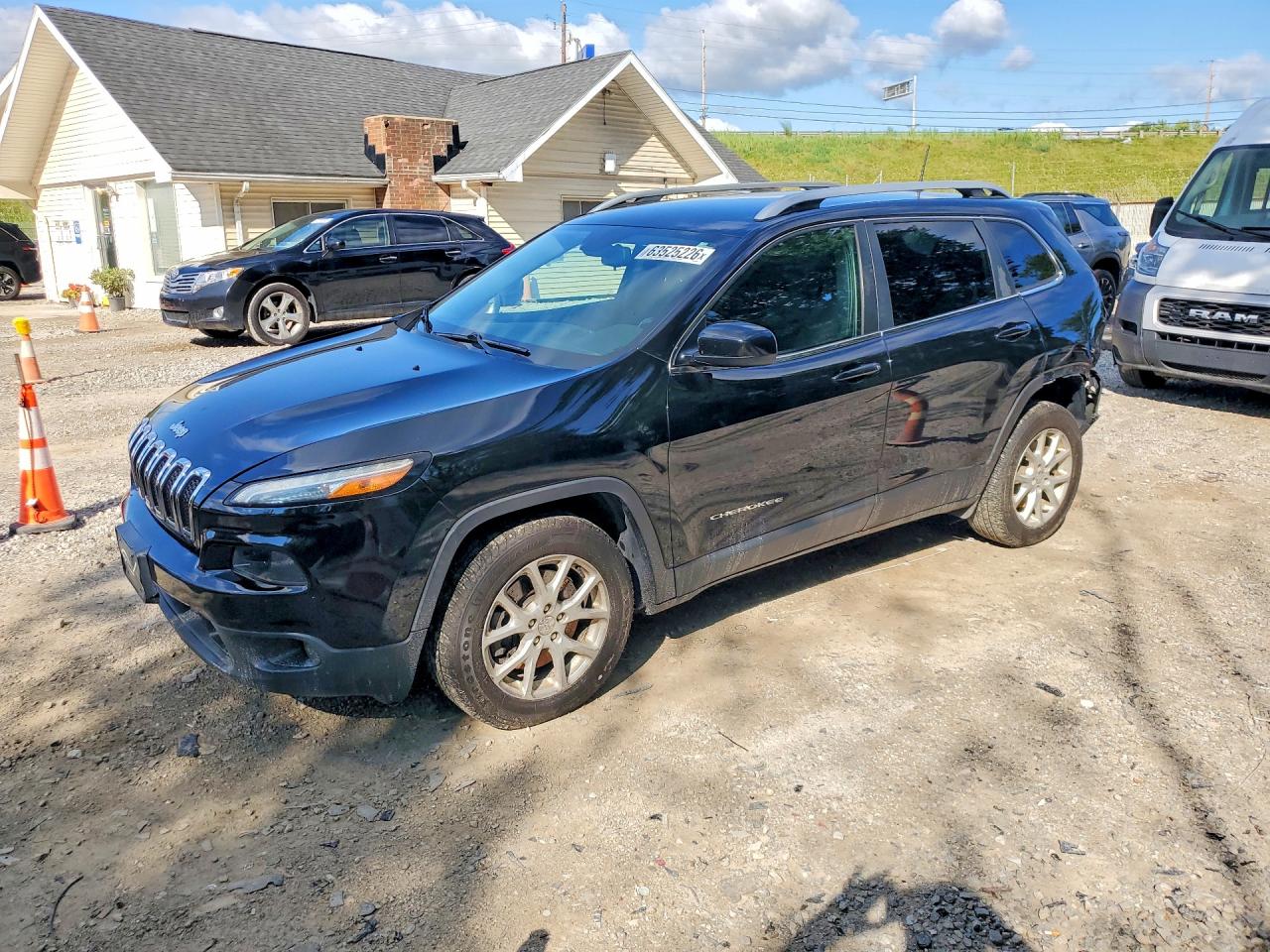 1C4PJLCS5HW643057 · 2017 JEEP CHEROKEE