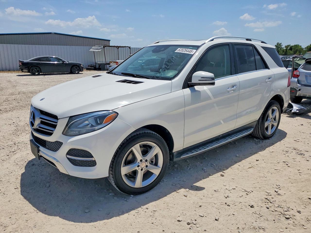 4JGDA5JB1JB048121 · 2018 MERCEDES-BENZ GLE