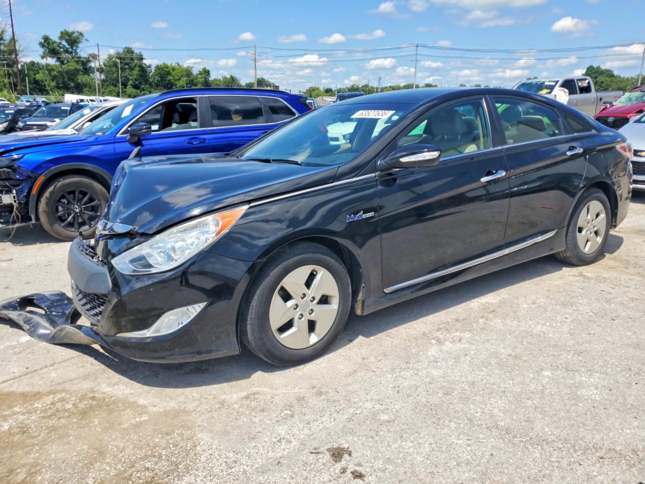 KMHEC4A46BA003015 · 2011 HYUNDAI SONATA