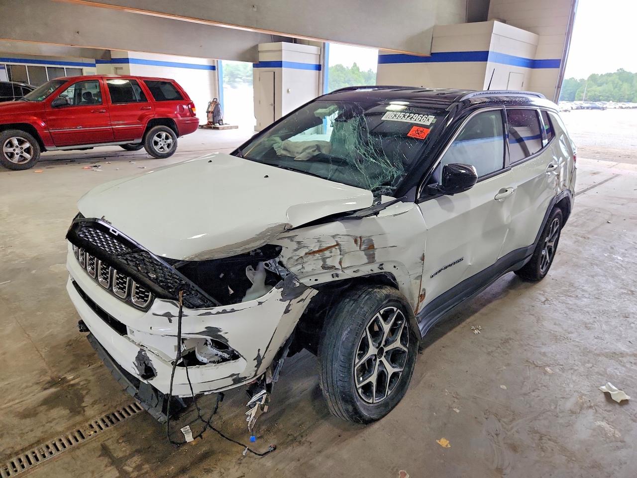 3C4NJDCN5ST581678 · 2025 JEEP COMPASS