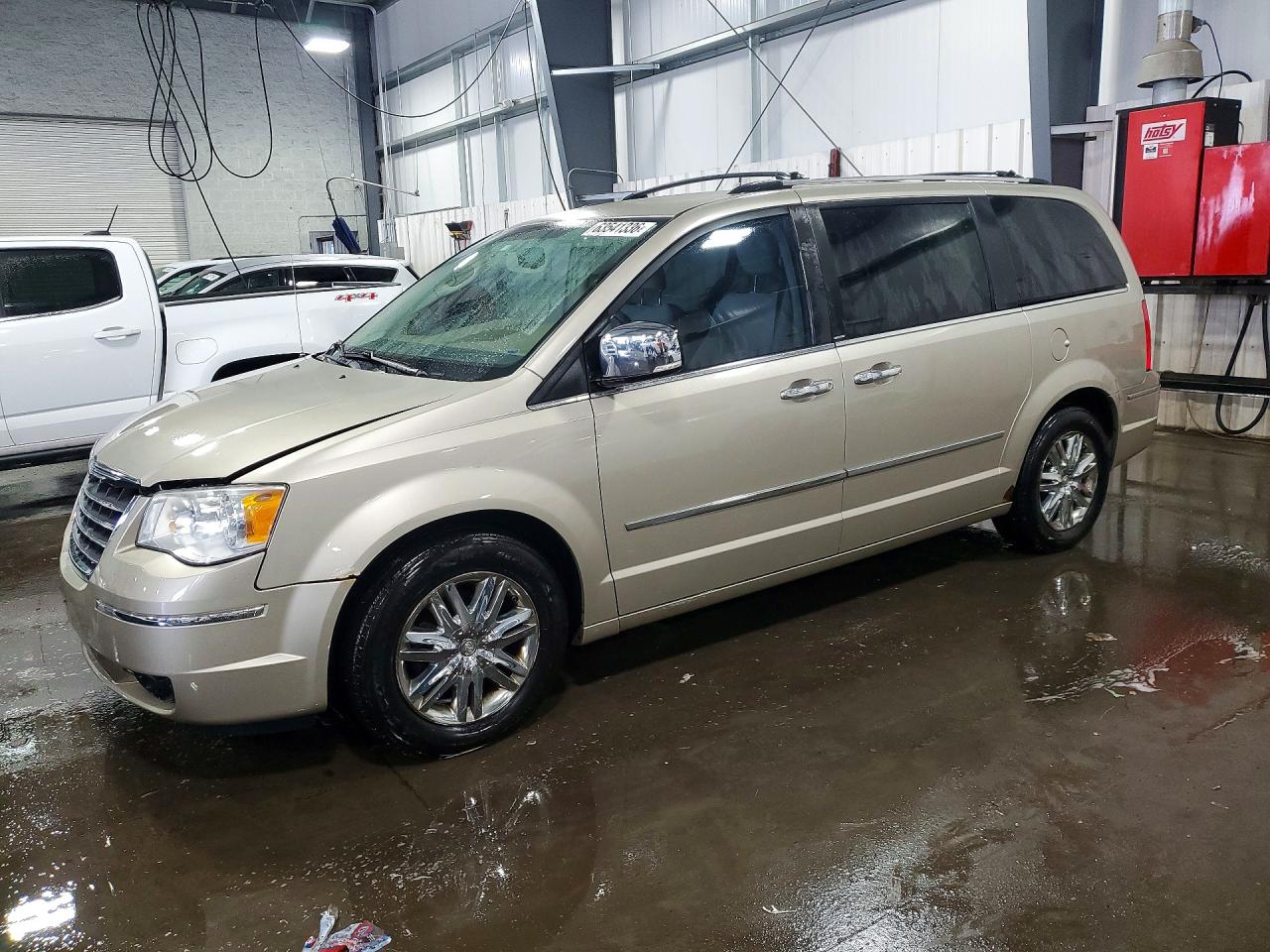 2A8HR64X38R735665 · 2008 CHRYSLER TOWN & COUNTRY