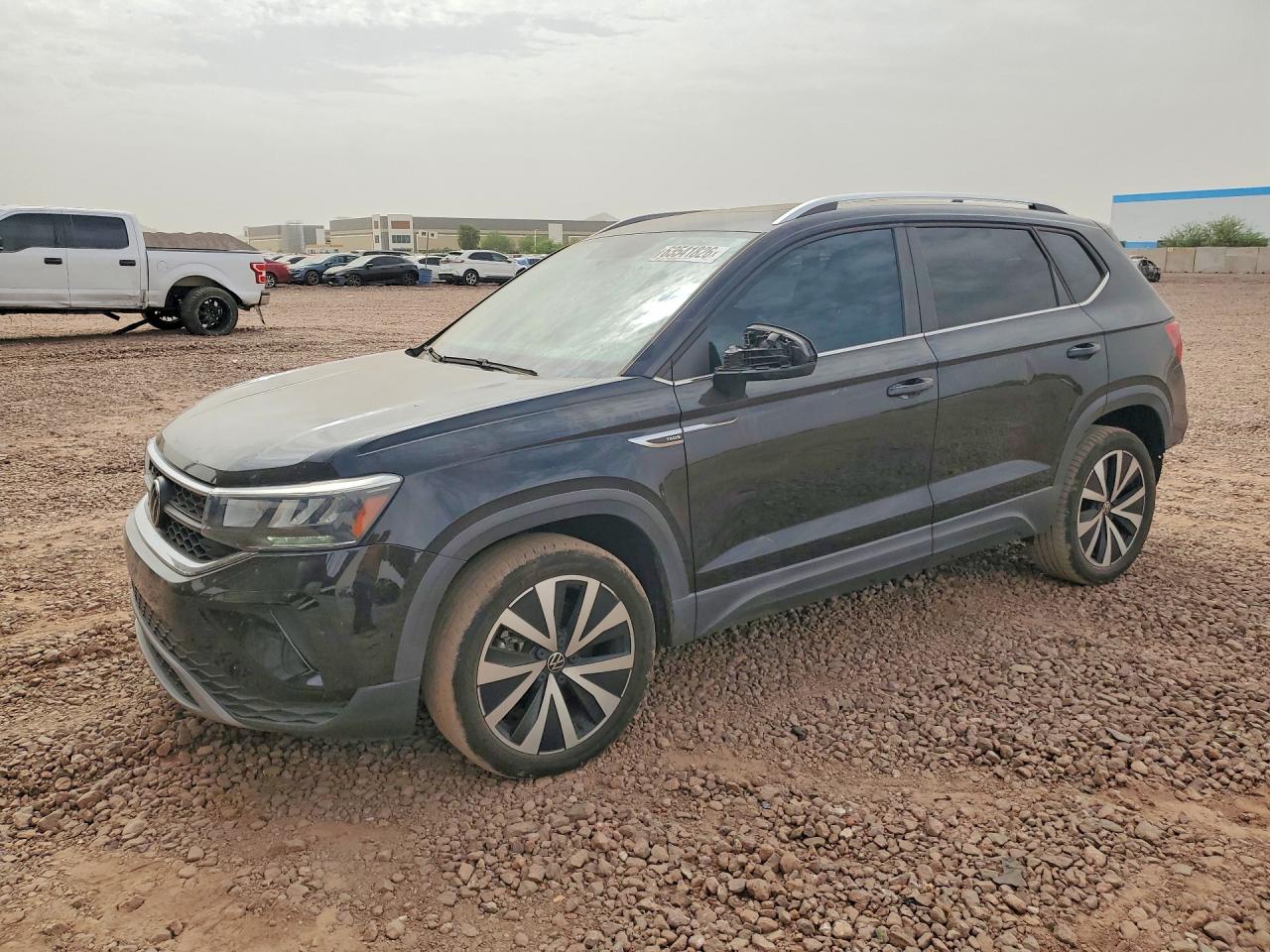 3VVTX7B21NM068877 · 2022 VOLKSWAGEN TAOS