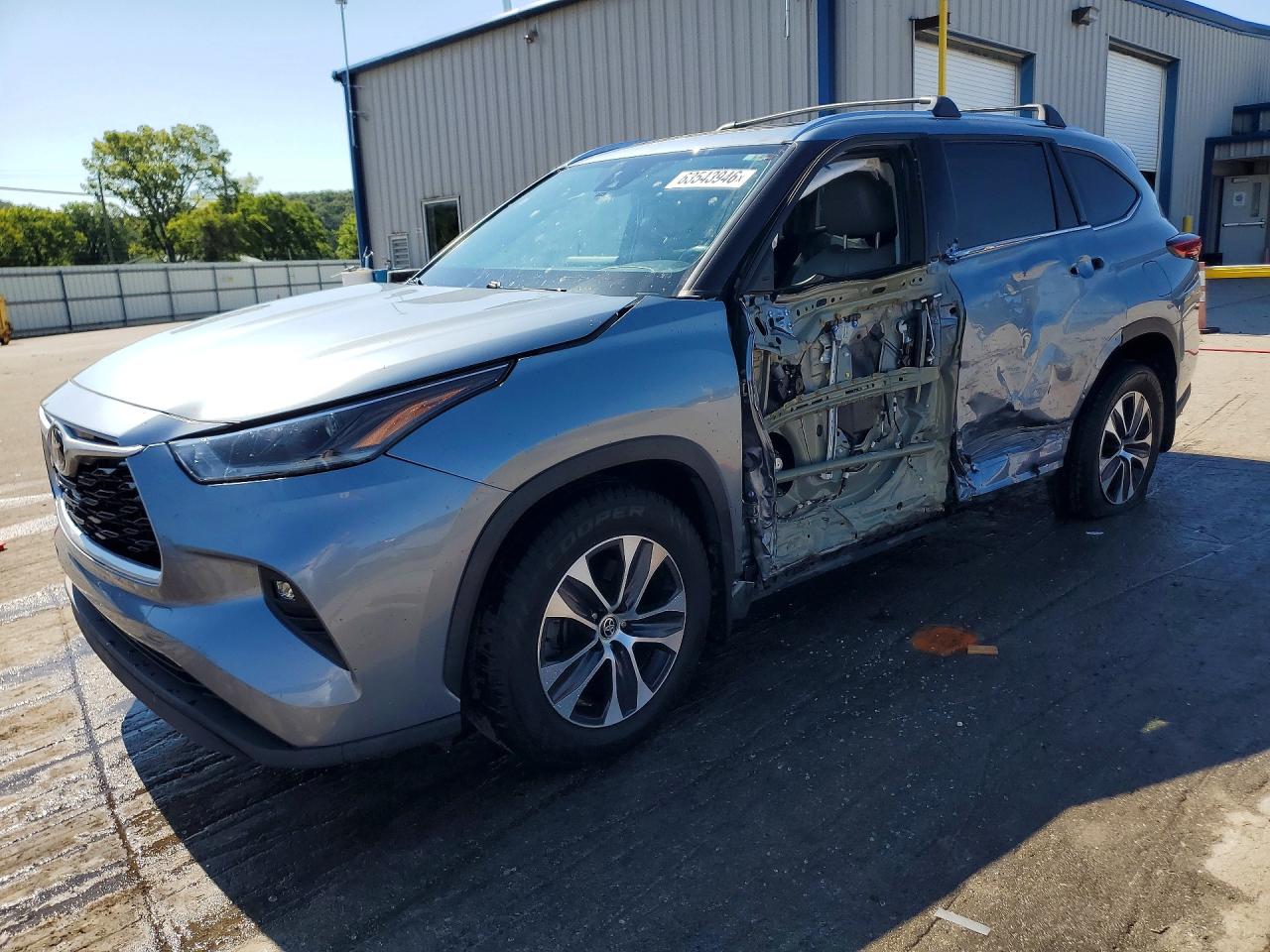 5TDHZRBH3MS134875 · 2021 TOYOTA HIGHLANDER