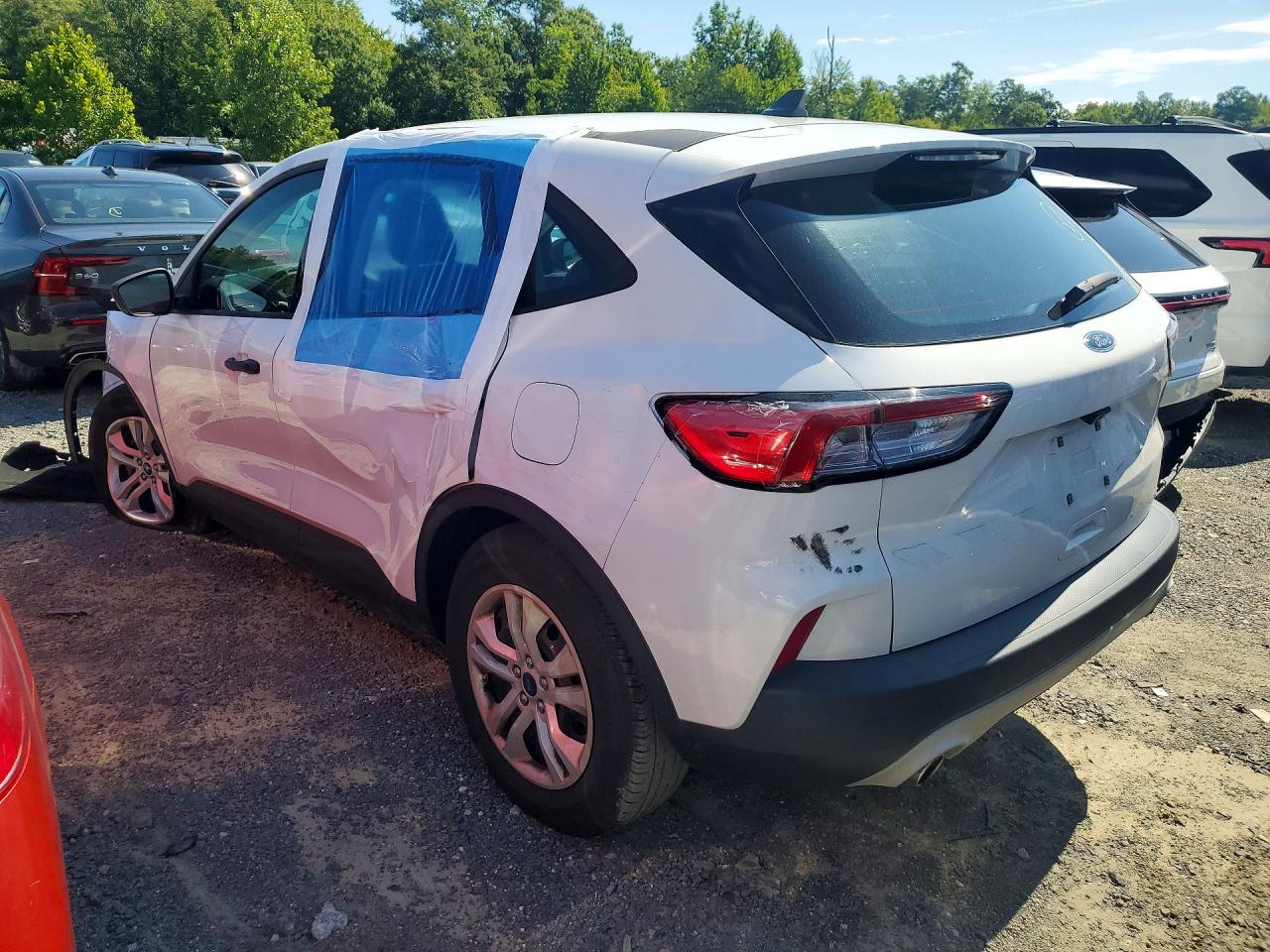 1FMCU0F63NUA16699 · 2022 FORD ESCAPE · 2/13