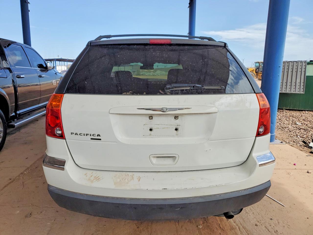2C8GM68425R669122 · 2005 CHRYSLER PACIFICA · 6/14