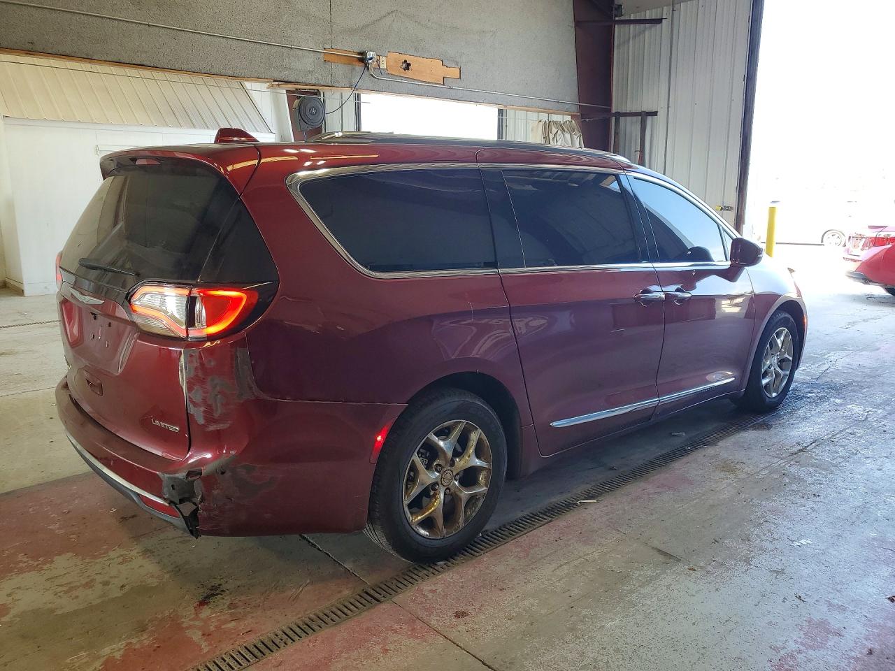 2C4RC1GG3HR553895 · 2017 CHRYSLER PACIFICA · 3/13