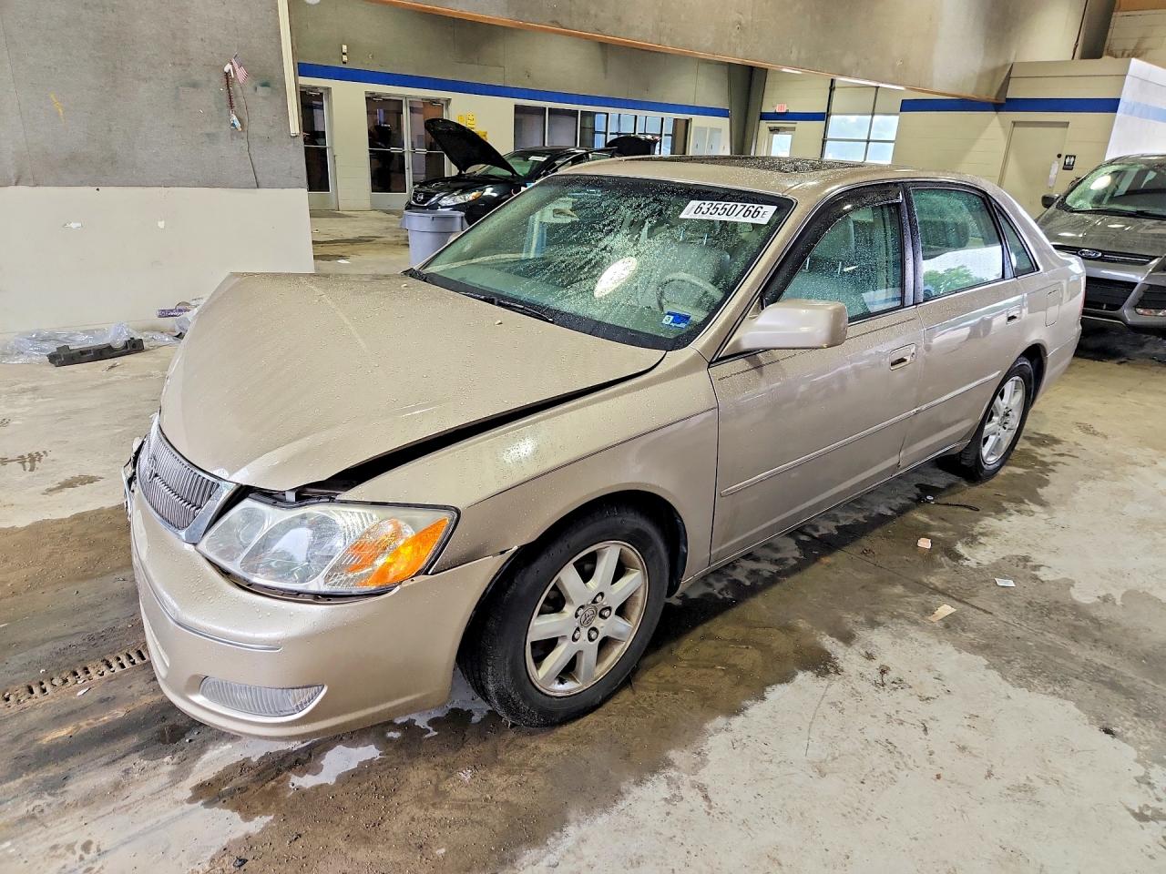 4T1BF28B2YU069037 · 2000 TOYOTA AVALON