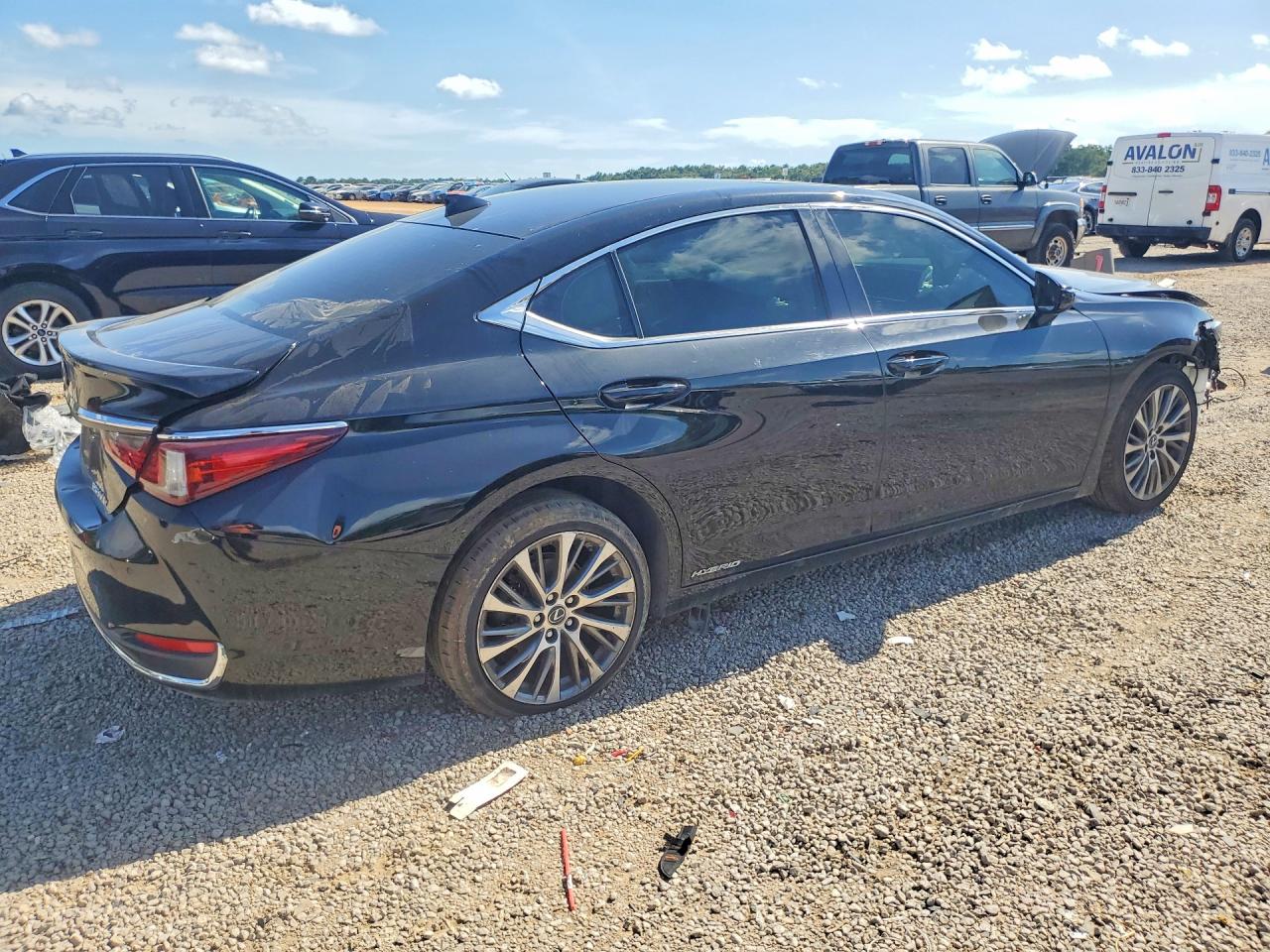 JTHB21B11K2036557 · 2019 LEXUS ES · 3/12
