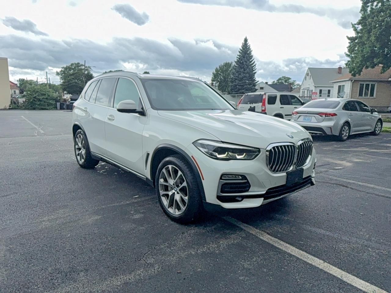 5UXCR6C55KLL61916 · 2019 BMW X5