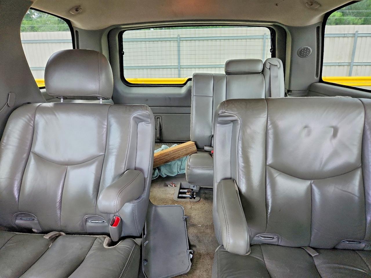 1GNEK13T44R220147 · 2004 CHEVROLET TAHOE · 10/13