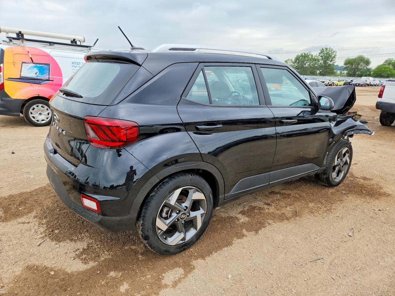 KMHRC8A37RU292883 · 2024 HYUNDAI VENUE · 6/13