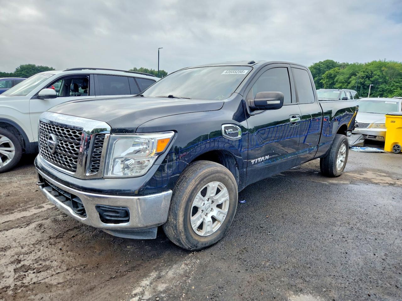 2017 NISSAN TITAN