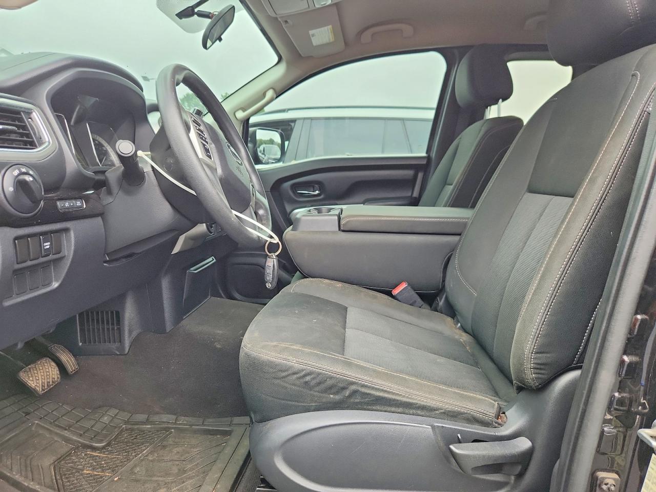 1N6AA1C82HN554077 · 2017 NISSAN TITAN · 7/12