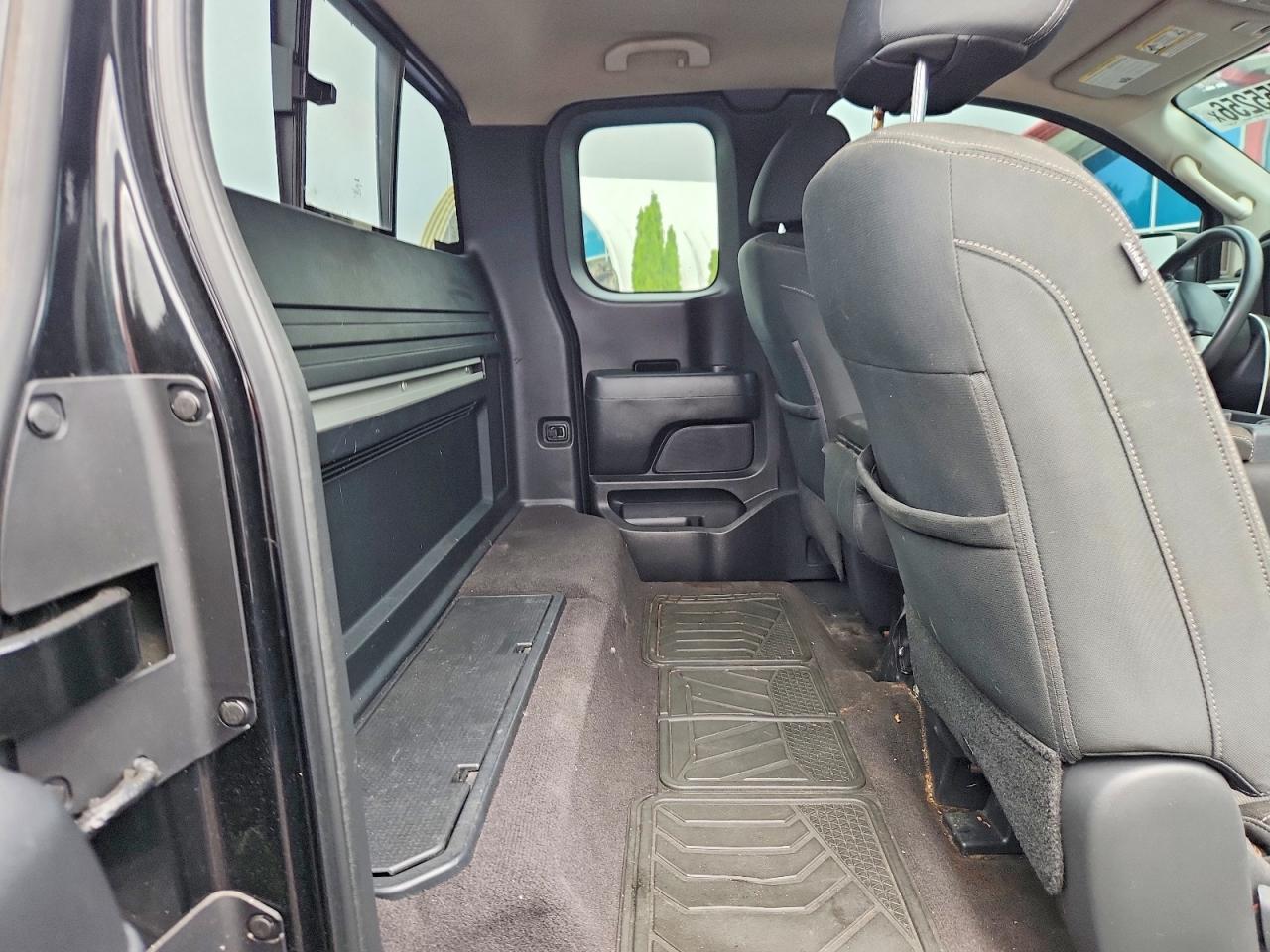 1N6AA1C82HN554077 · 2017 NISSAN TITAN · 10/12