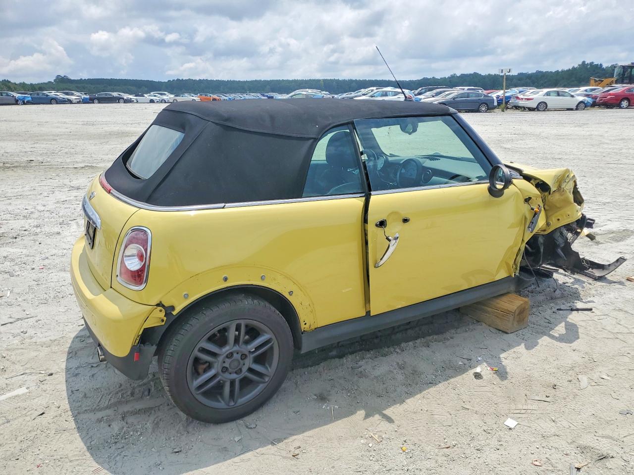 WMWZN3C59BT132724 · 2011 MINI COOPER · 3/13