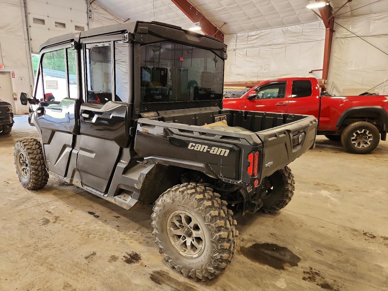 3JBUUAX4XPK001621 · 2023 CAN-AM DEFENDER · 3/10