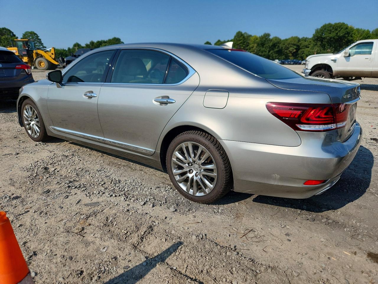 JTHGL5EF6G5056486 · 2016 LEXUS LS · 2/12