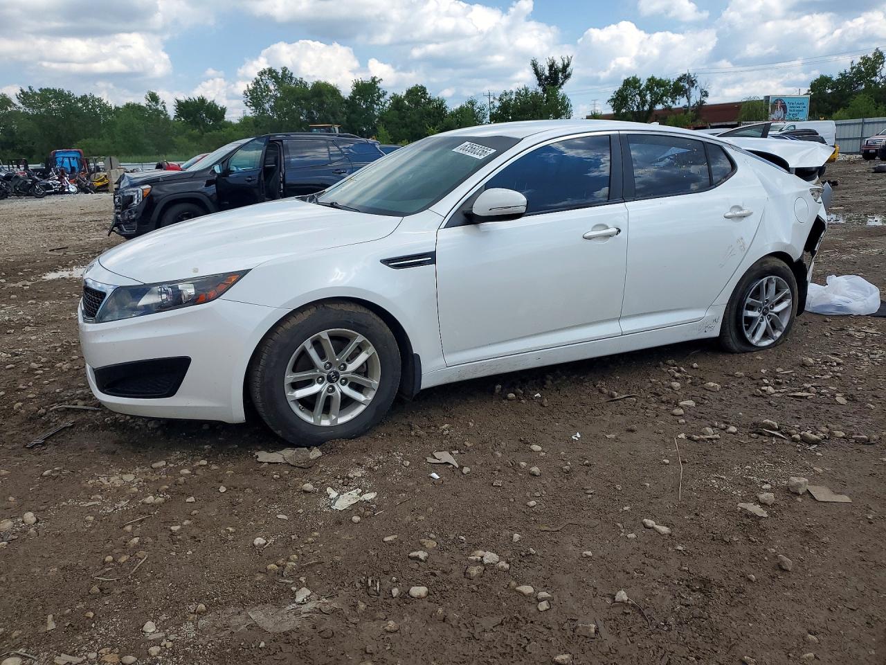 KNAGM4A73B5188120 · 2011 KIA OPTIMA