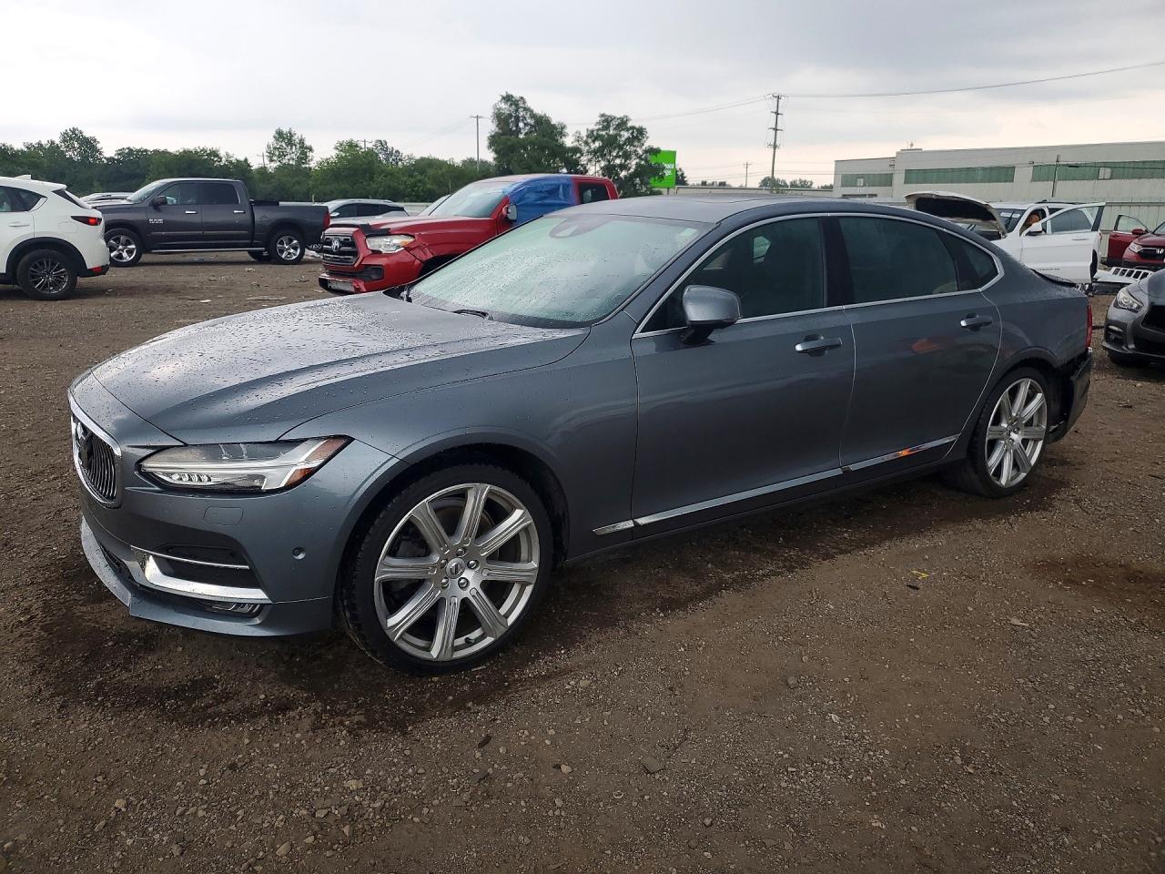2018 VOLVO S90