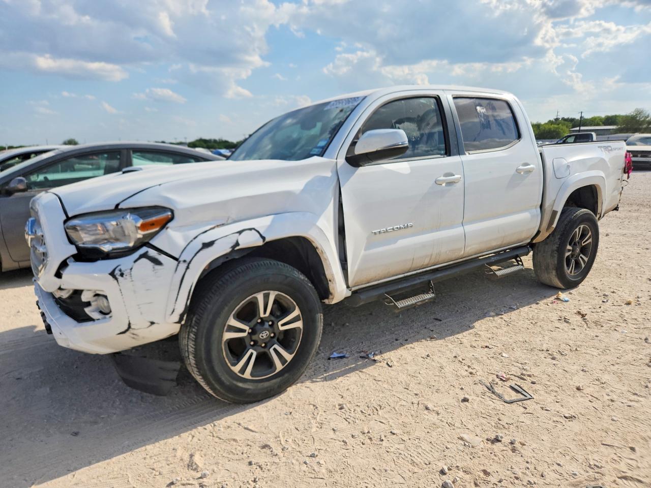 5TFAZ5CN9HX044953 · 2017 TOYOTA TACOMA
