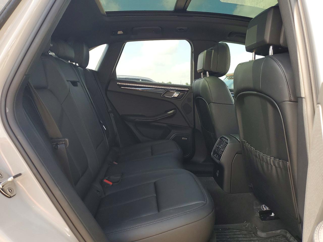 WP1AA2A51SLB04228 · 2025 PORSCHE MACAN · 11/14