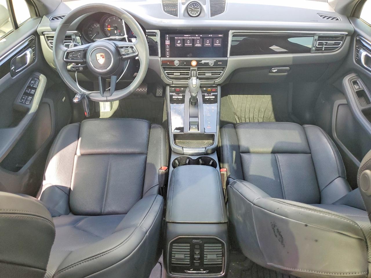 WP1AA2A51SLB04228 · 2025 PORSCHE MACAN · 8/14