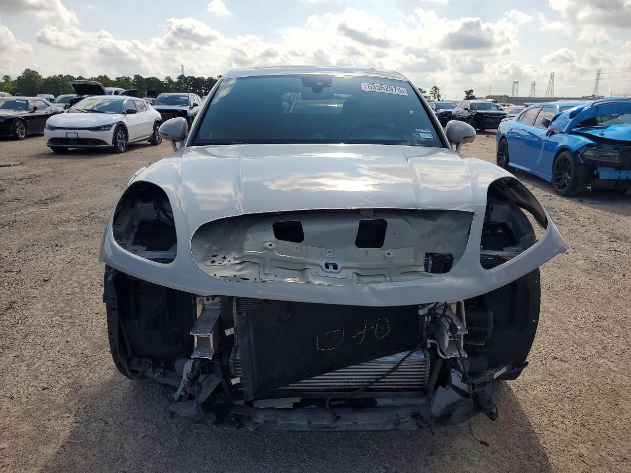 WP1AA2A51SLB04228 · 2025 PORSCHE MACAN · 5/14