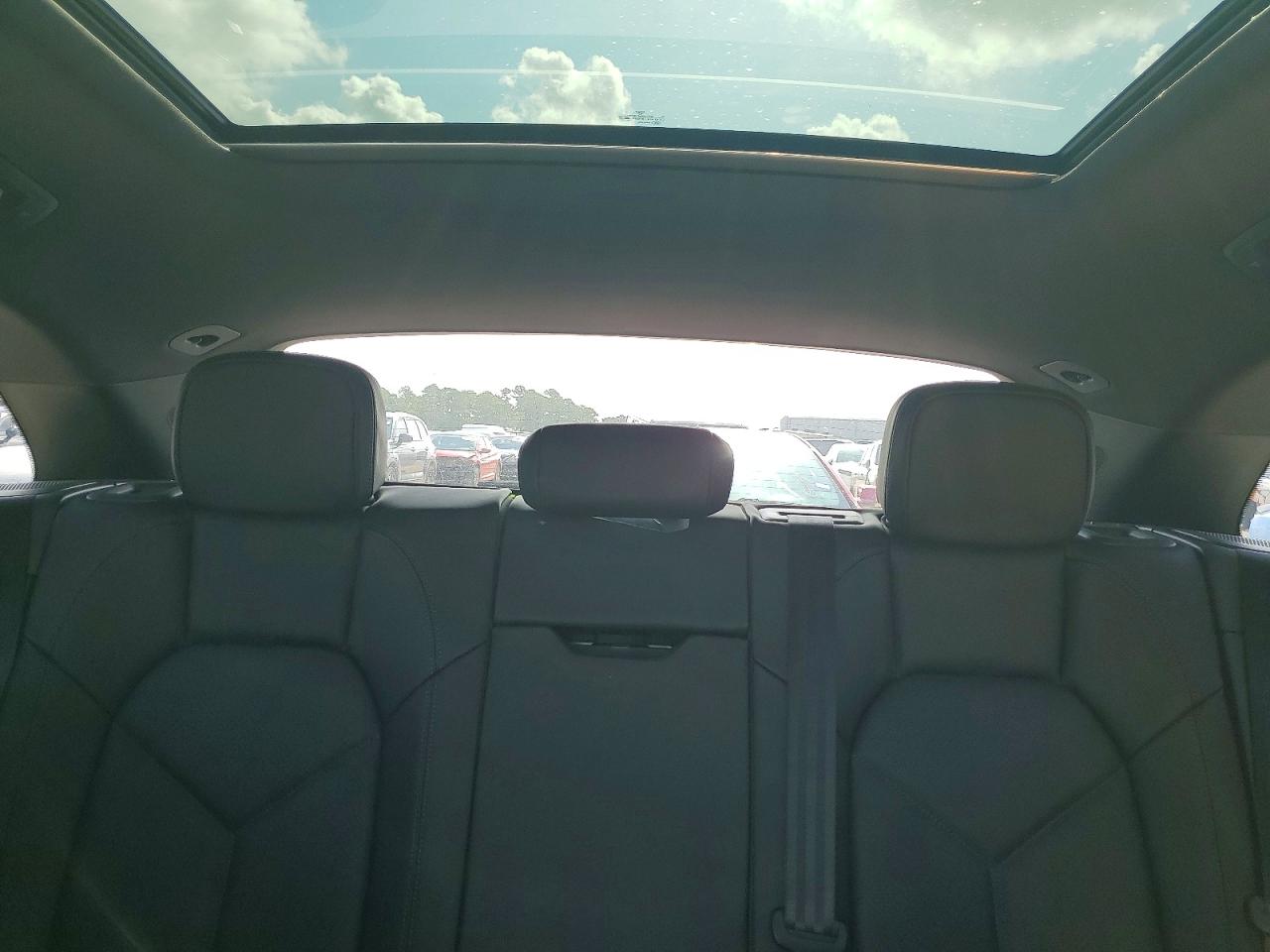 WP1AA2A51SLB04228 · 2025 PORSCHE MACAN · 10/14