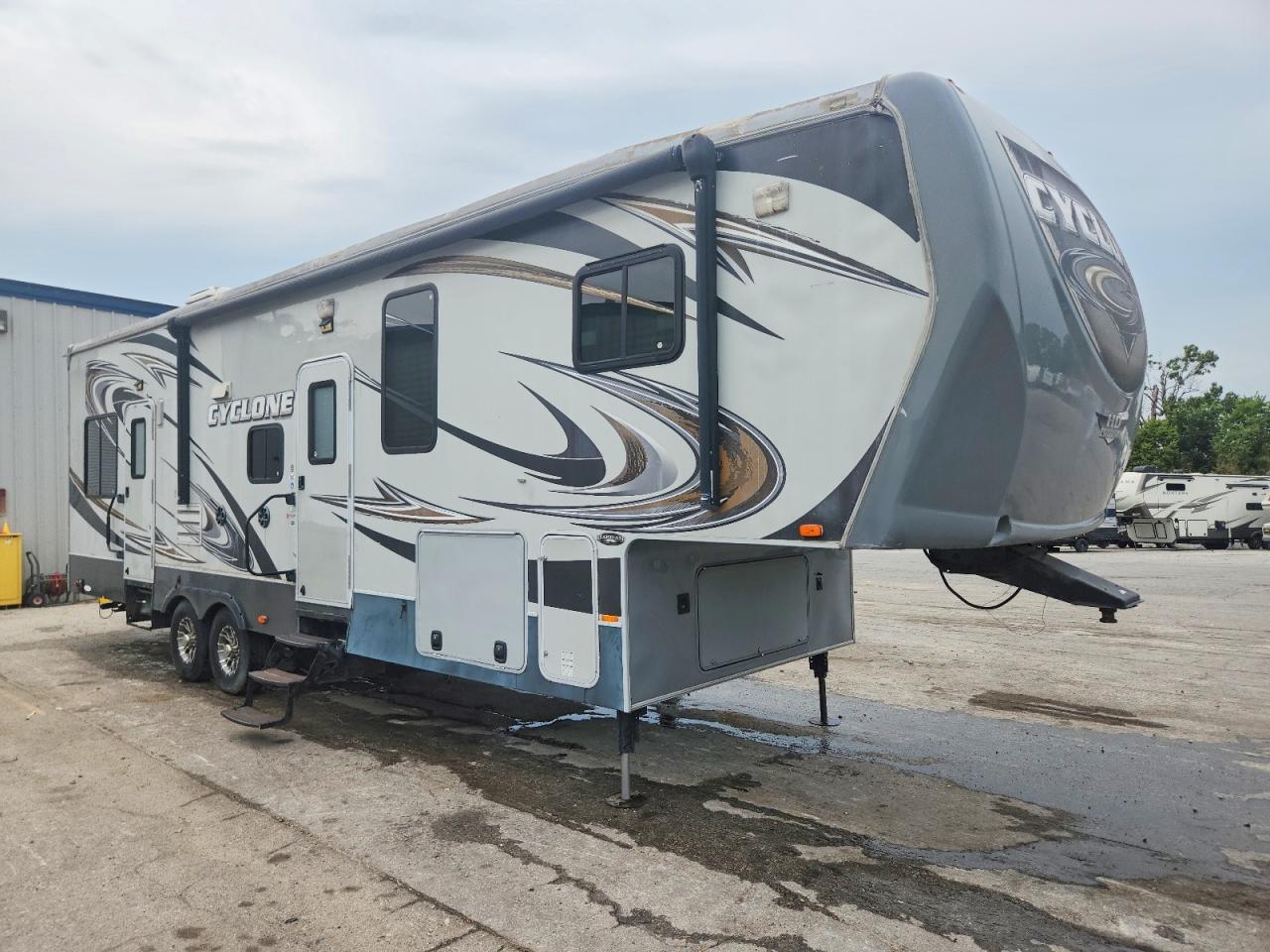2012 HRTL CYCLONE